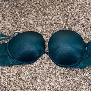 Victoria’s Secret Date Plunge Push-Up Bra